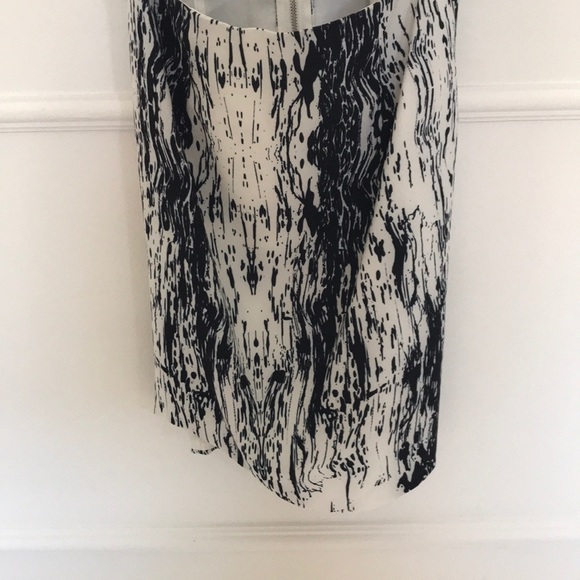 Dress - Picture 3 of 5